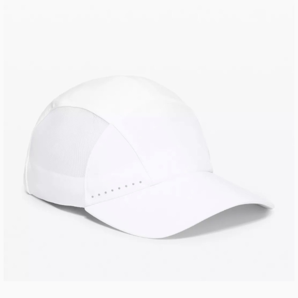 LULULEMON FAST AND FREE RUNNING HAT IN WHITE - NEVER WORN WITH TAGS